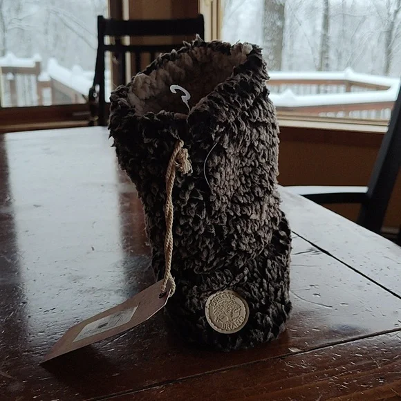 NWT, Live Oak Brand, Women's, slippers or bedroom shoes, Size Large, Charcoal. - Picture 3 of 10